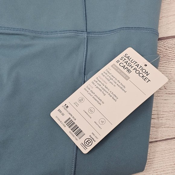 NWT Athleta Salutation Stash Pocket ii Capri Women's Size 1X - Picture 3 of 3